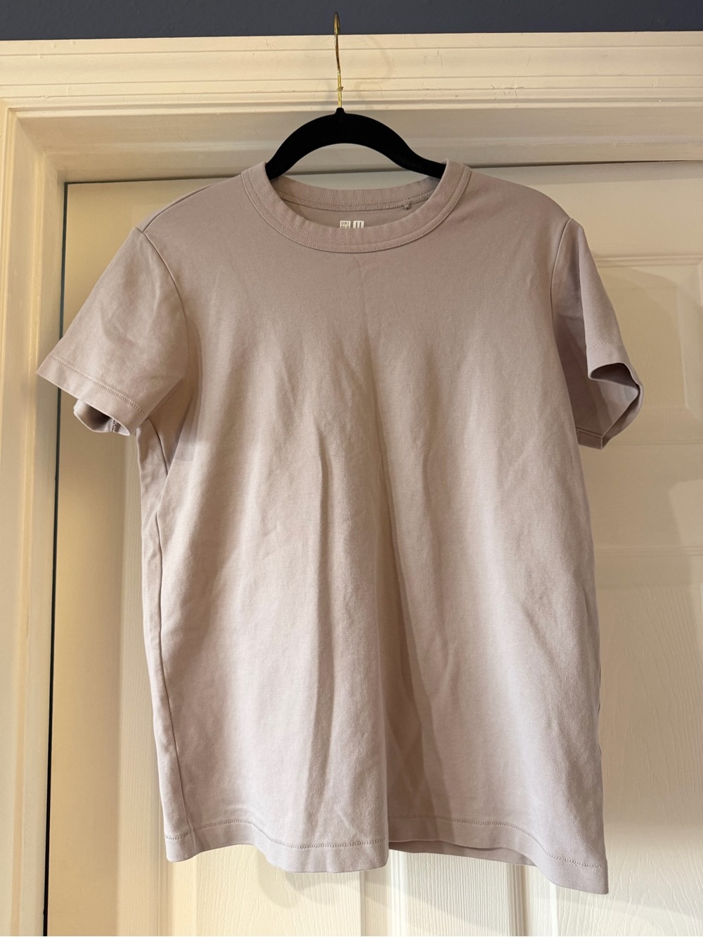 Uniqlo Men's Short Sleeve Crew Neck T-Shirt in Light Beige